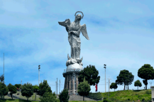 La Virgen del Panecillo
